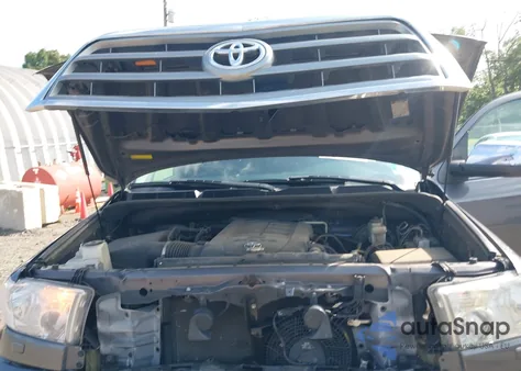 2012 Toyota Sequoia Limited 5.7L V8 из США, поврежденный, VIN 5TDJY5G14CS072989